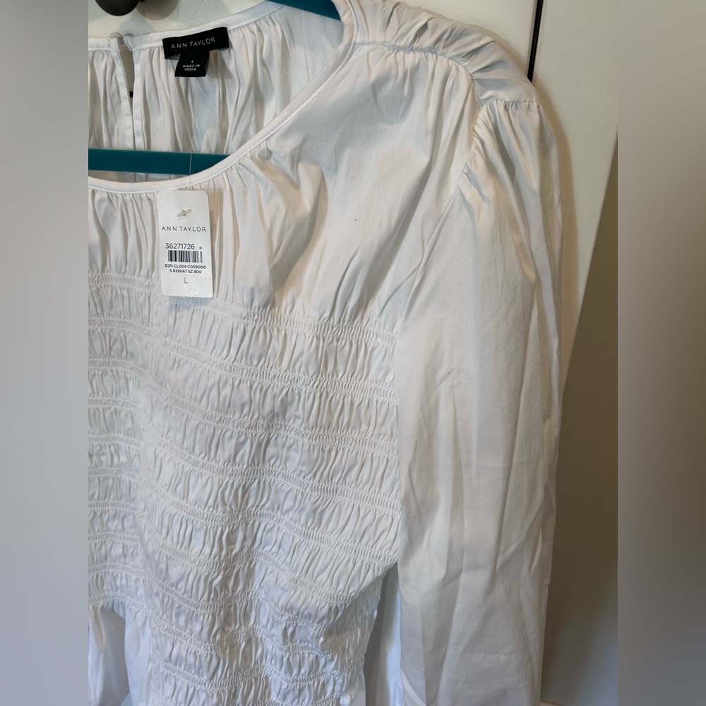 Ann Taylor women’s NWT large white smocked long sleeve blouse - Picture 4 of 9